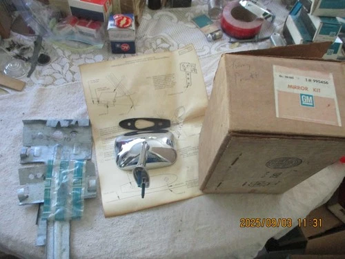 NOS 1977-1979 CHEVROLET CAPRICE, IMPALA RIGHT HAND OUTSIDE MANUAL MIRROR-995456