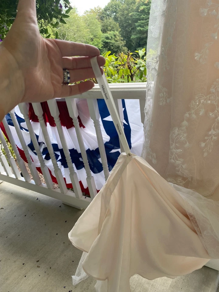 Melissa Sweet Romantic Floral sequin embroidered wedding dress Womens 16 - Image 4 of 4