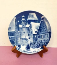1971 Berlin Design CHRISTMAS  Rothenburg on Tauber 7.75"