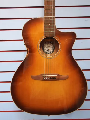 Fender Newporter Classic W/ Bag