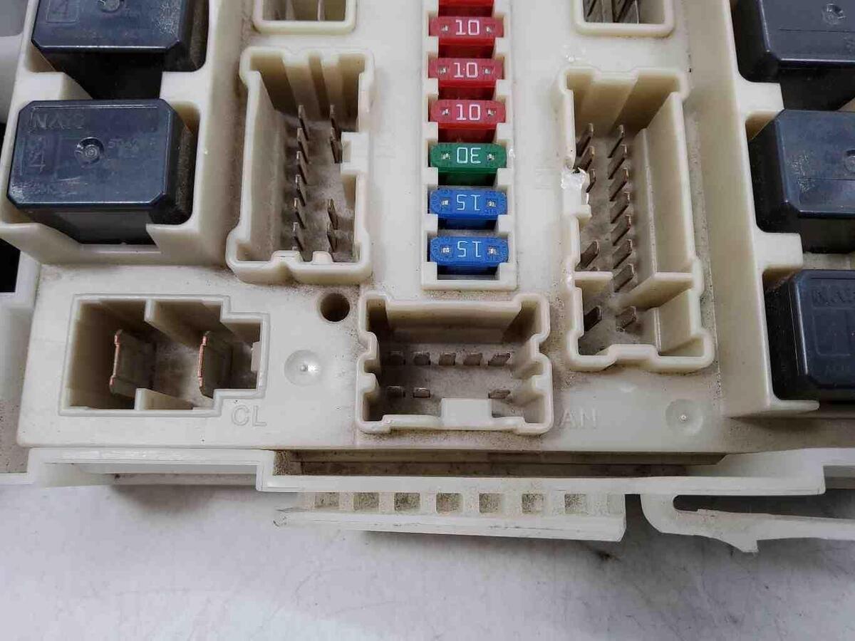 2006 nissan titan inner cabin fuse box assembly 284b67s002 2006 nissan titan inner cabin fuse box assembly 284b67s002