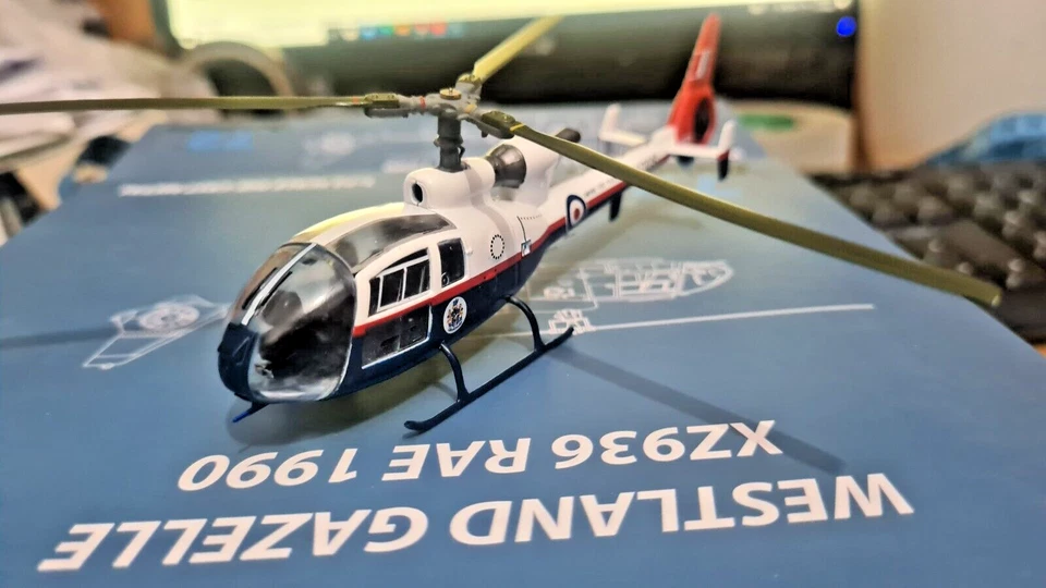 Westland Gazelle XZ936 RAE 1990 - Scala 1:72 Die Cast Aviation 72 - Immagine 4 di 4