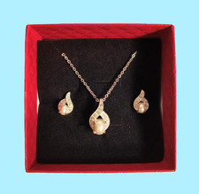 New Boxed Gift Set Women's Stud Earrings and Pendant Necklace Imitation Pearls
