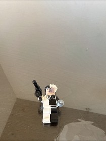 LEGO BATMAN 7781 RARE TWO FACE MINI FIGURE WITH COIN AND MACHINE GUN-PICS