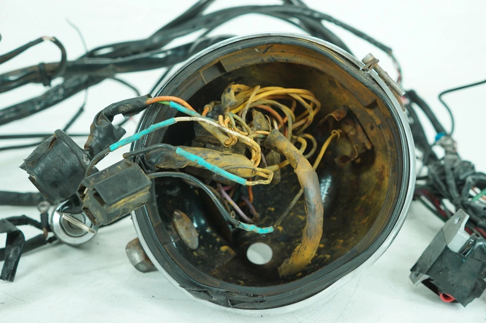 84 Harley Sportster XLH 1000 OEM Main Wire Wiring Harness Ignition Switch & Key - Image 3 of 4