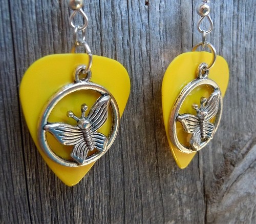 Pendientes de púas rodeados con dijes de mariposa con auriculares de acero quirúrgico - Imagen 18 de 23