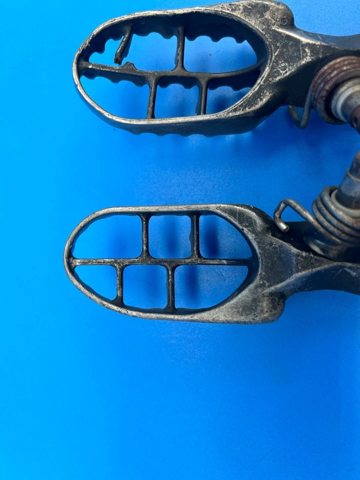 Reposapiés Honda CR250R 2000 2001 CR125R OEM Fastway reposapiés reposapiés peldaños delanteros Foto 4 de 4