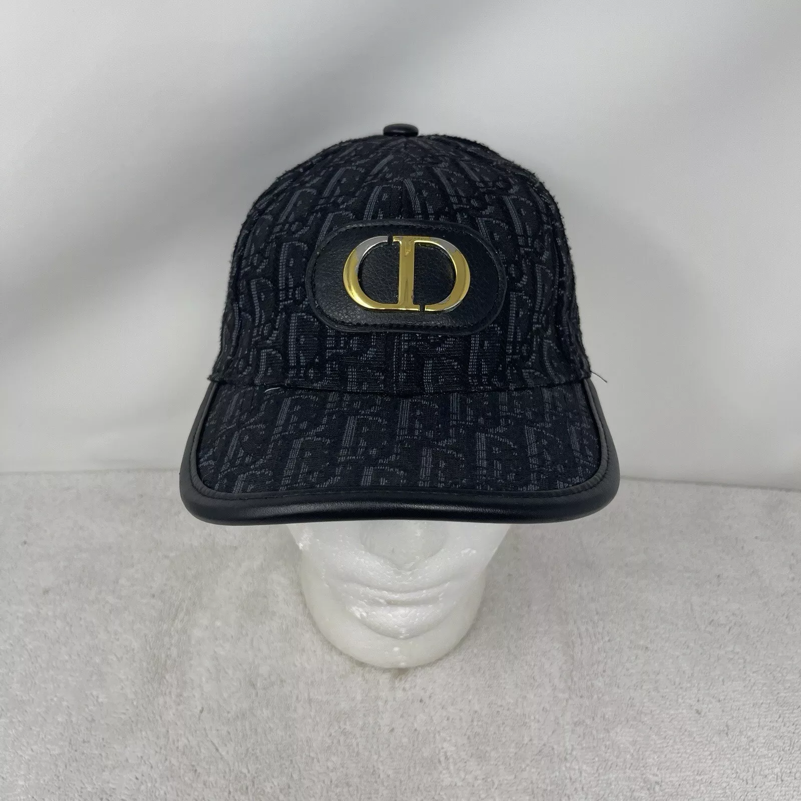 Chapeau Christian Dior John Galliano cuir noir monogramme casquette réglable logo