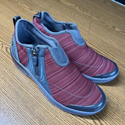 Vintage Bzees Womens Red Slip On Athletic Running Shoe