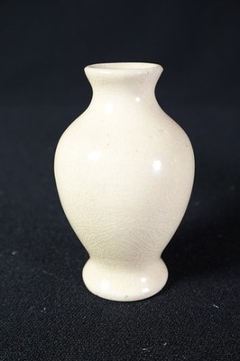 2 Vintage Miniatire Ceramic Bud Vases Japanese Flowers Iridescent