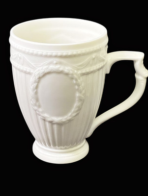 KPM Berlin Kurland Becher groß Bierkrug/ Pokal ca. 14,5 cm  weiß  1. Wahl