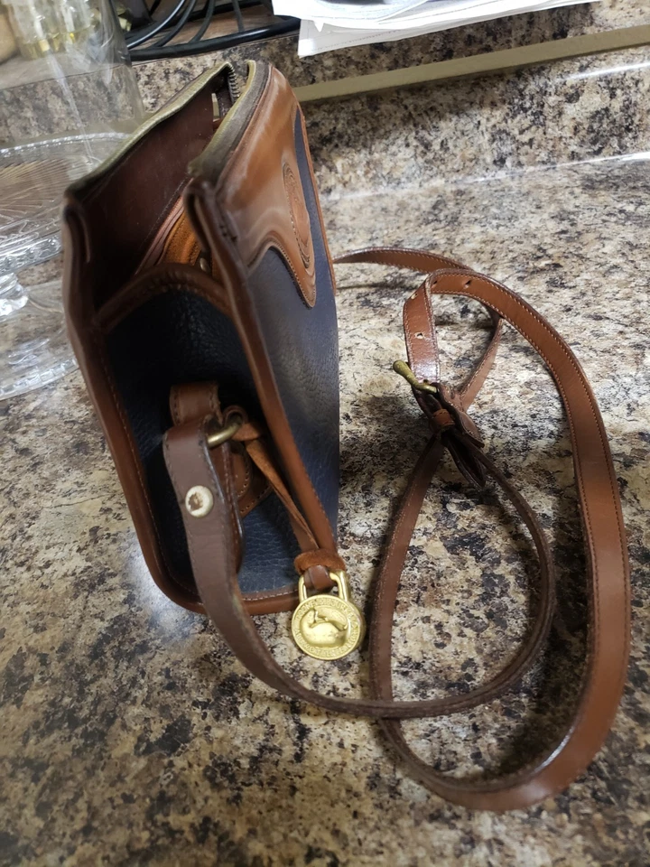 Cartera bandolera DB de colección Foto 2 de 4