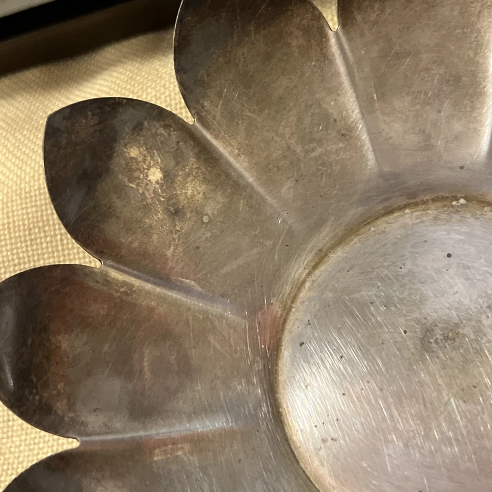 Vtg Reed & Barton Silver Plate Water Lily Lotus Pedestal Bowl Dish #3002 6.5"D💖 - Image 3 of 4