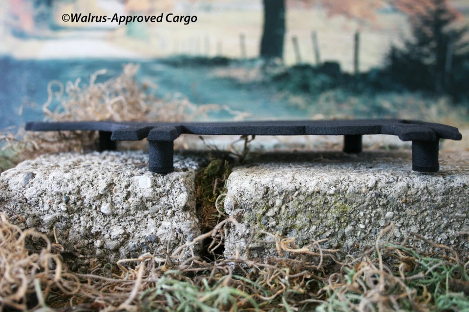 WILLIAMS-SONOMA CAST IRON COW WALL ART AND CRATE & BARREL COW TRIVET -NWT - Image 4 of 4