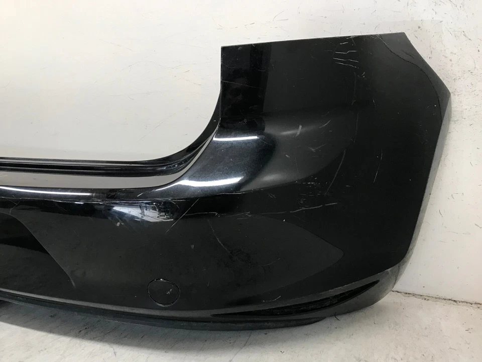 Cubierta de parachoques trasero negra Volkswagen Golf Hatchback GTI 2010-14 5K6807417GGRU OEM Foto 2 de 4