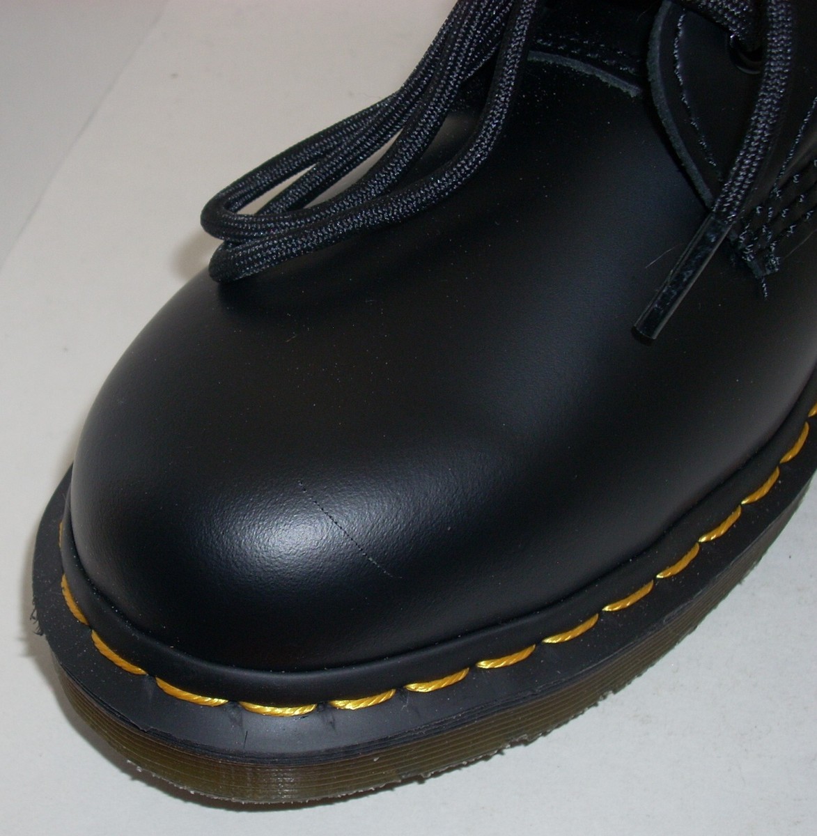 Dr. Martens Black Leather Lace-Up Ankle Boots / PIER model Size 9 USM - 10 USL Dr Martens Mens Pier Boot Size 9 M Black Leather Lace Up Lug  main image 2
