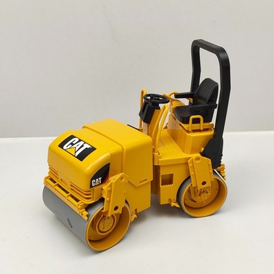 Bruder Cat Tandem-Vibrationswalze (Modell 02433) im Maßstab 1:16