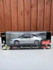 Sun Star 1/18 Diecast - 1980- 2000 Chevrolet Monte Carlo SS - Silver Metallic