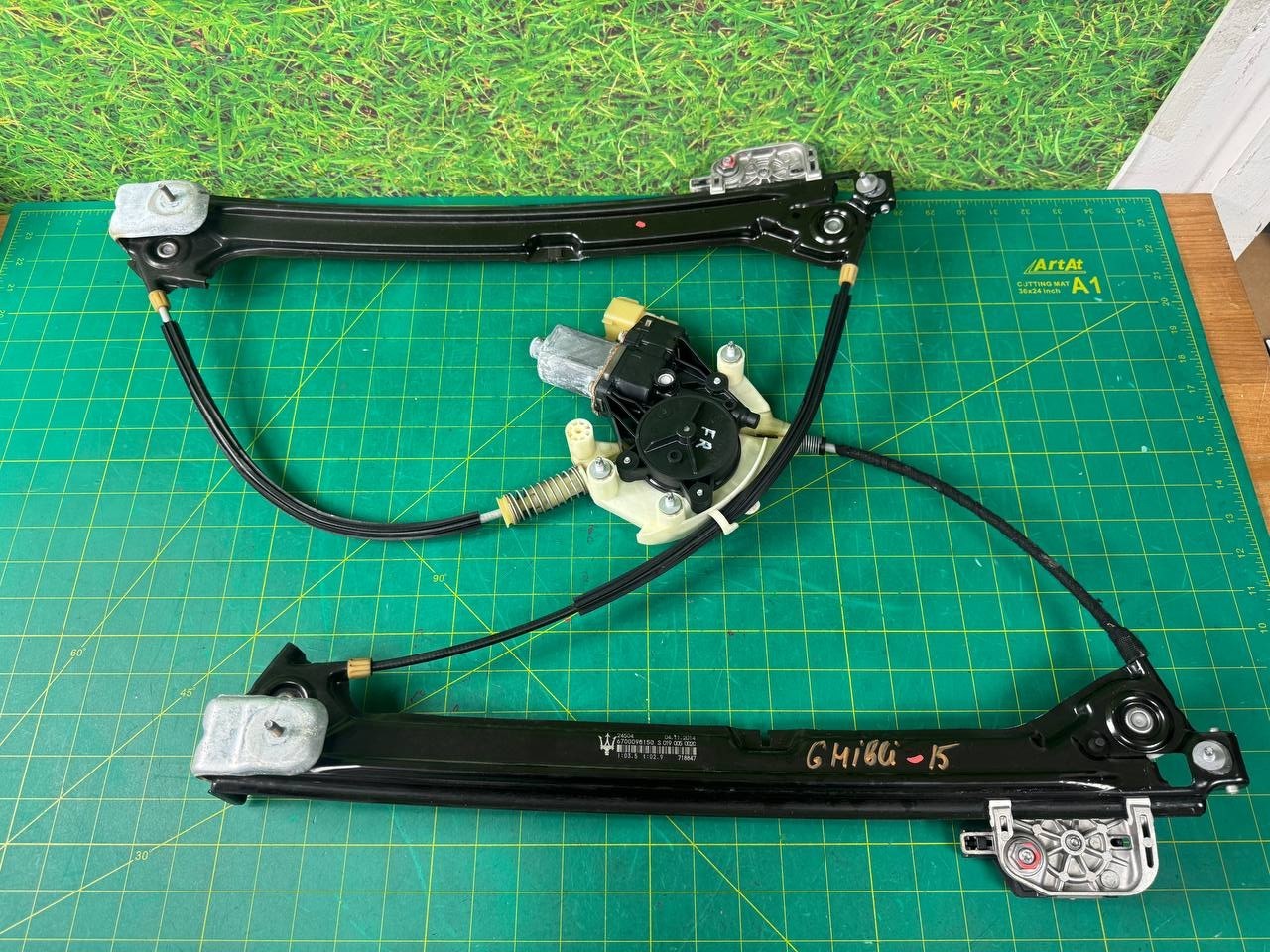 14-17 MASERATI GHIBLI FRONT RIGHT DOOR WINDOW REGULATOR & MOTOR OEM