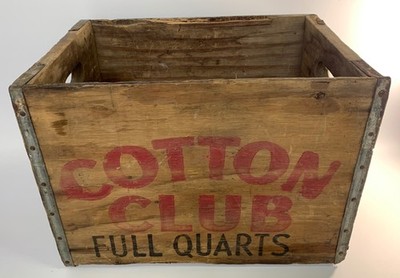 VINTAGE CLEVELAND COTTON CLUB FULL QUARTS WOODEN BOX 32 OZ AKRON ASHTABULA CRATE