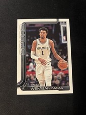 Victor Wembanyama Topps 2025-26 Base Mint #195 NBA Card Spurs