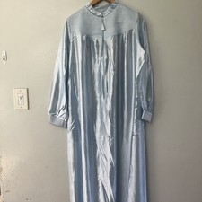 Vtg Woman  s Missy Robe JCPenney Blue 1/2 Zip Satin Feel Nightgown Robe Med 70s