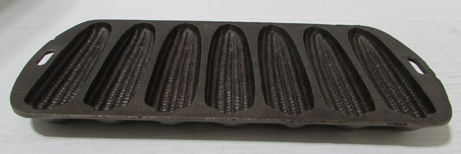 Vintage Lodge Cast Iron 27C USA 7 Stick Corn Cob Cornbread Muffin Mold