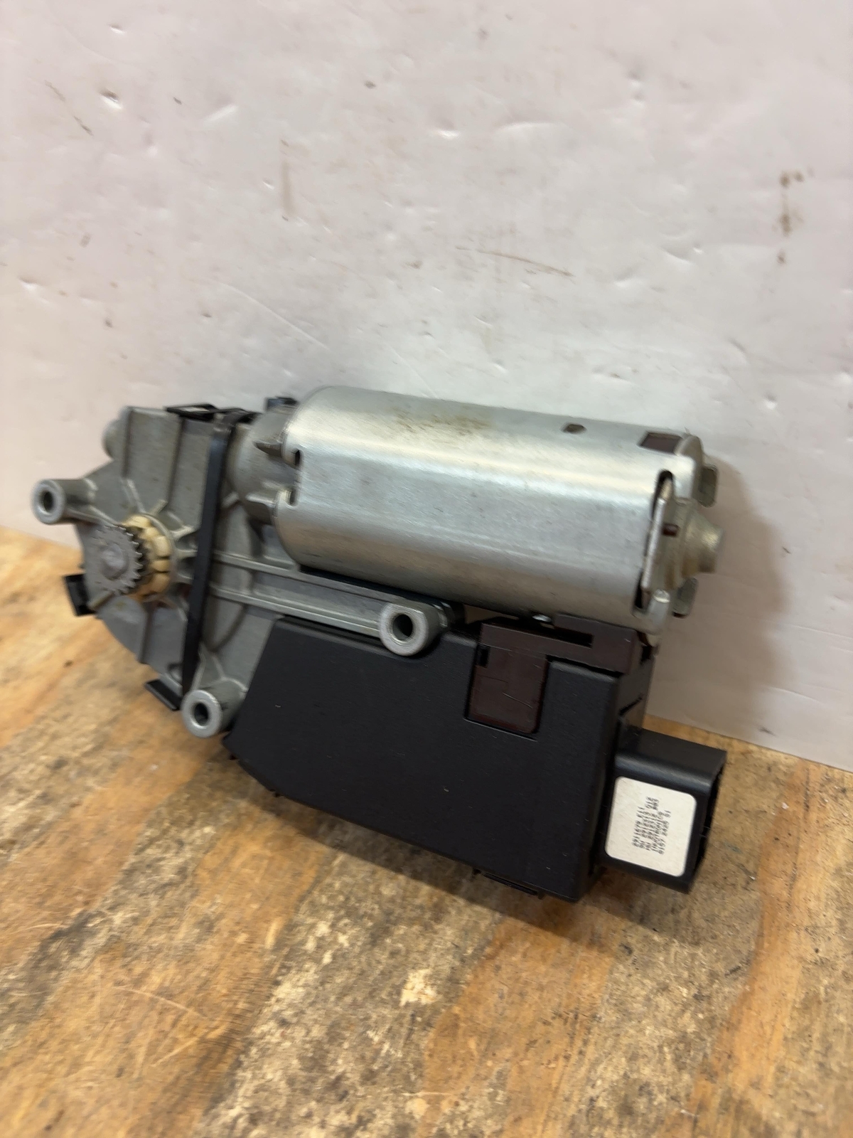 2007 08 LINCOLN MKX Sun Roof Motor OEM: 7T4Z15790E - SEE PICTURES FOR CONDITION