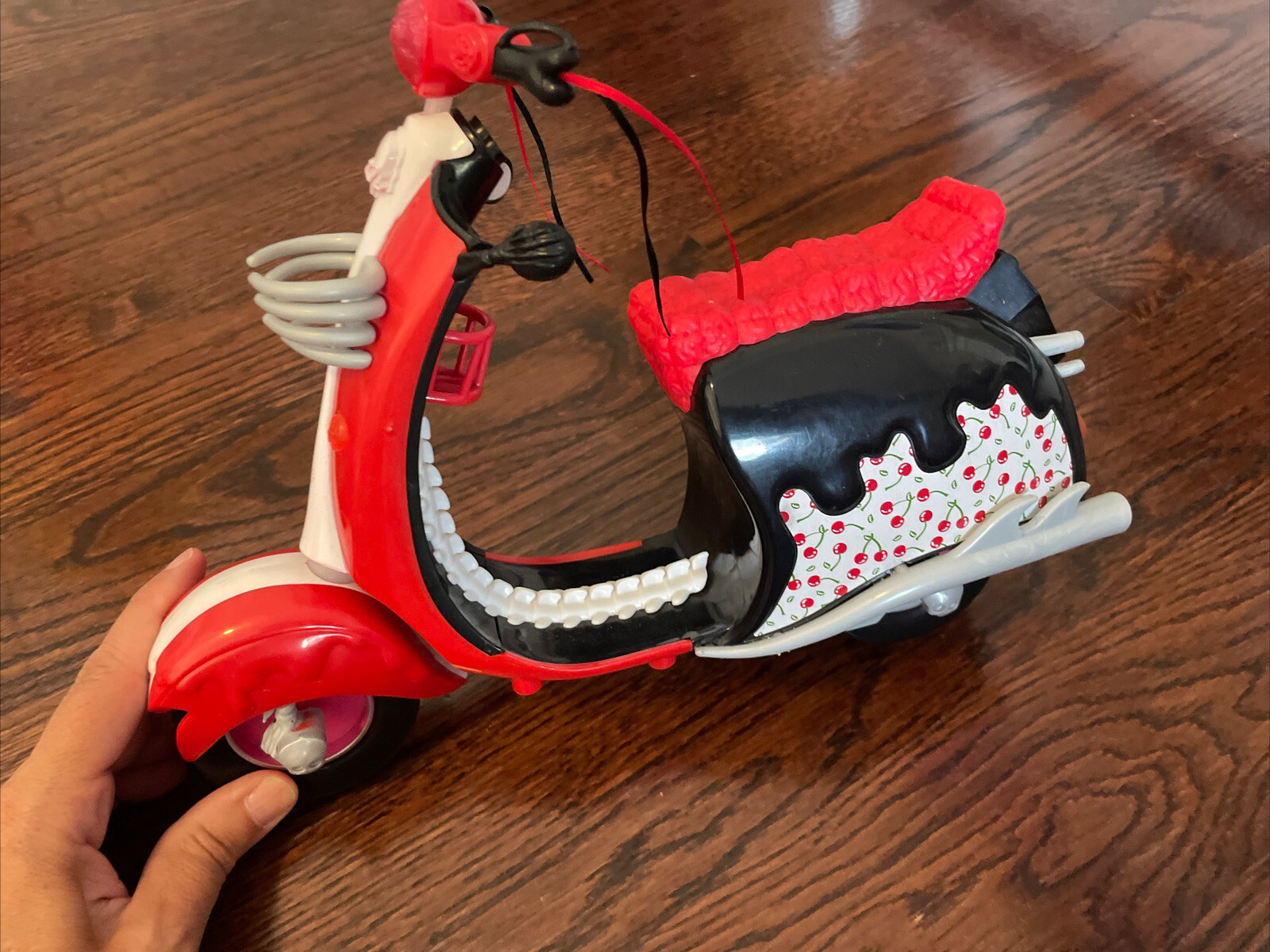 Monster High Ghoulia Yelps Doll Scooter Bike Motor Cycle 201