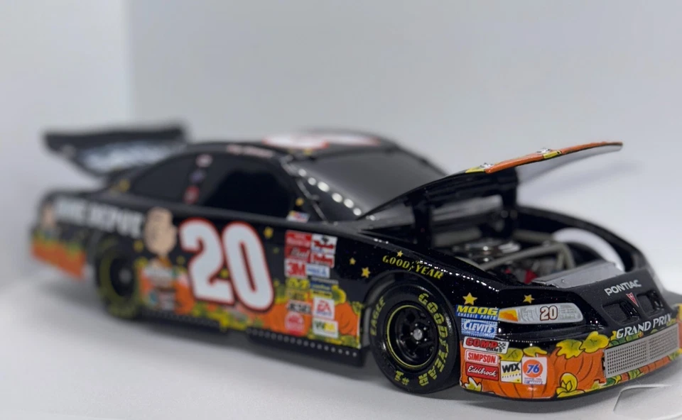 Tony Stewart Home Depot 2002 Great Pumpkin #20 Action Grand Prix Bank Diecast Foto 3 de 4
