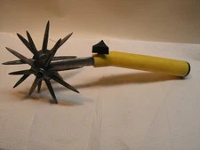 14" Rare Vintage UB GARDEN WEASEL rotary CULTIVATOR Hand Held gardening 2 stars