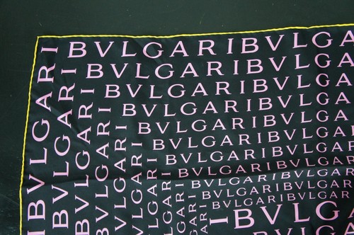 Bufanda italiana vintage Bvlgari rosa y negro 100 % seda nombre logotipo bandana 34" - Imagen 7 de 10