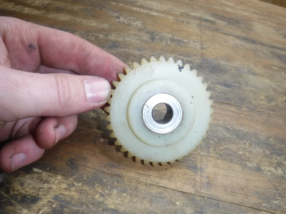 1996 Ds80 Oil Pump Drive Gear 1978 - 2004 - Image 4 of 4