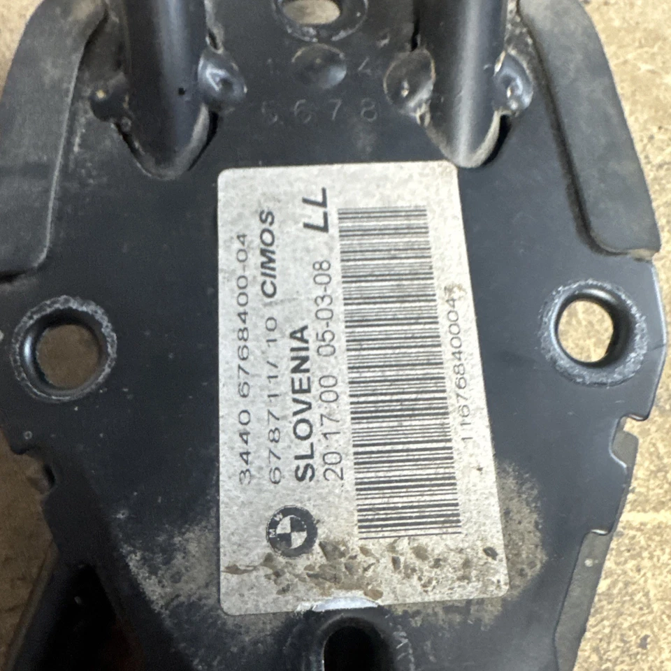 BMW 335i 335xi 328xi 328i E90 2007 08 09 cable de freno de estacionamiento guía de tubo 34406768400 Foto 2 de 4