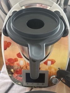 Schöner Thermomix TM5 mit 2. Mixtopf plus Zubehör