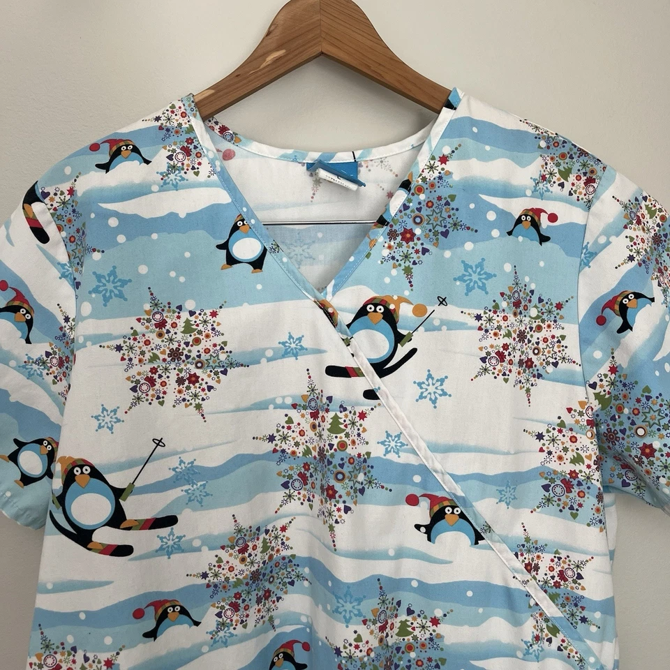 Camisa Médica Médica Estampada de Pingüino de Navidad para Mujer Talla Grande Manga Corta Foto 2 de 4