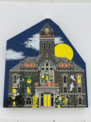 Cat's Meow - Spooky Ridge Courthouse, Limited Edition Halloween Release  #15.252