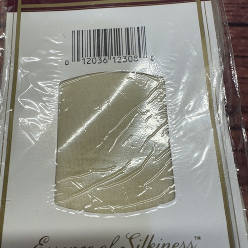 Lot 7 Hanes Silk Reflections Knee Highs Sandalfoot Soft Taupe Style 725 NWT - Picture 10 of 19