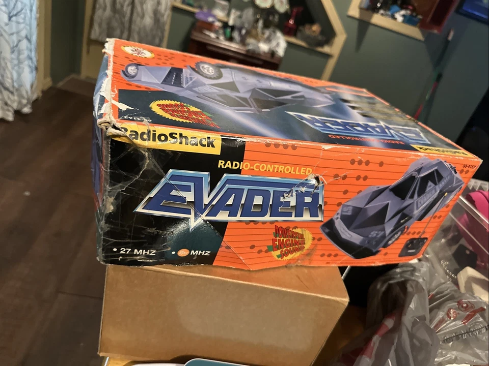 Vintage 80s/90s Radio Shack Evader R Radio Control Car tests great .  - Image 4 of 4