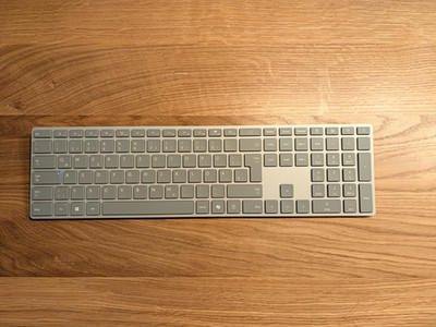 Microsoft Surface Keyboard 2. Gen Copilot QWERTZ Bluetooth + Untertischhalterung