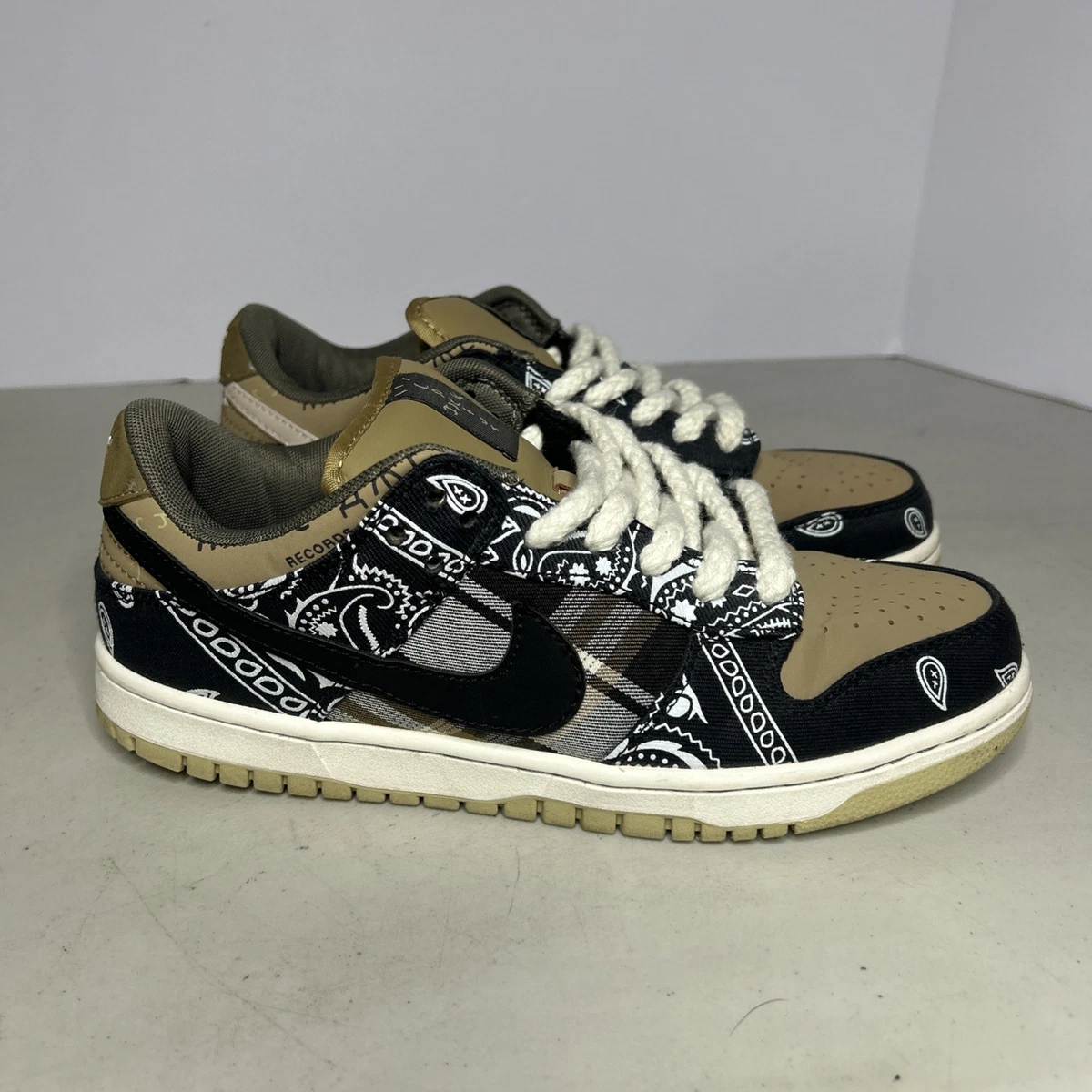 Preços baixos em Nike Travis Scott x SB Dunk PRM QS Low Cactus