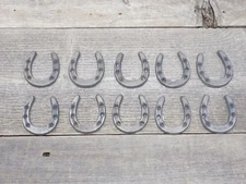 10 CAST IRON HORSESHOES CRAFTS HOME DECOR HORSESHOE HORSE SHOE SMALL TINY NIKNAK