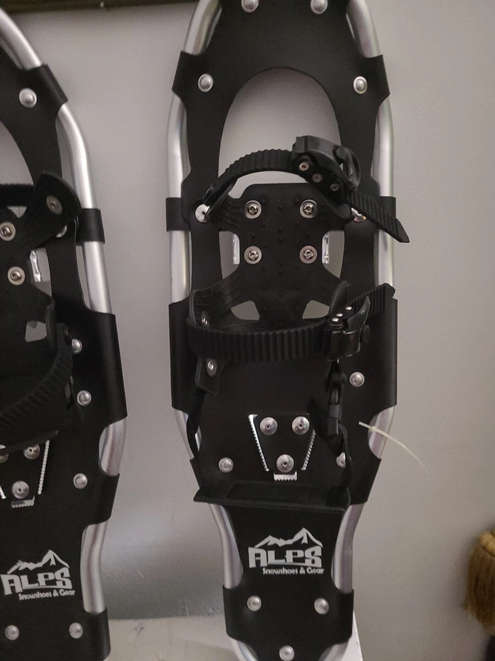Raquetas de nieve ALPS 26x8 pulgadas con fijaciones de ajuste rápido con bolsa sin postes Foto 3 de 4