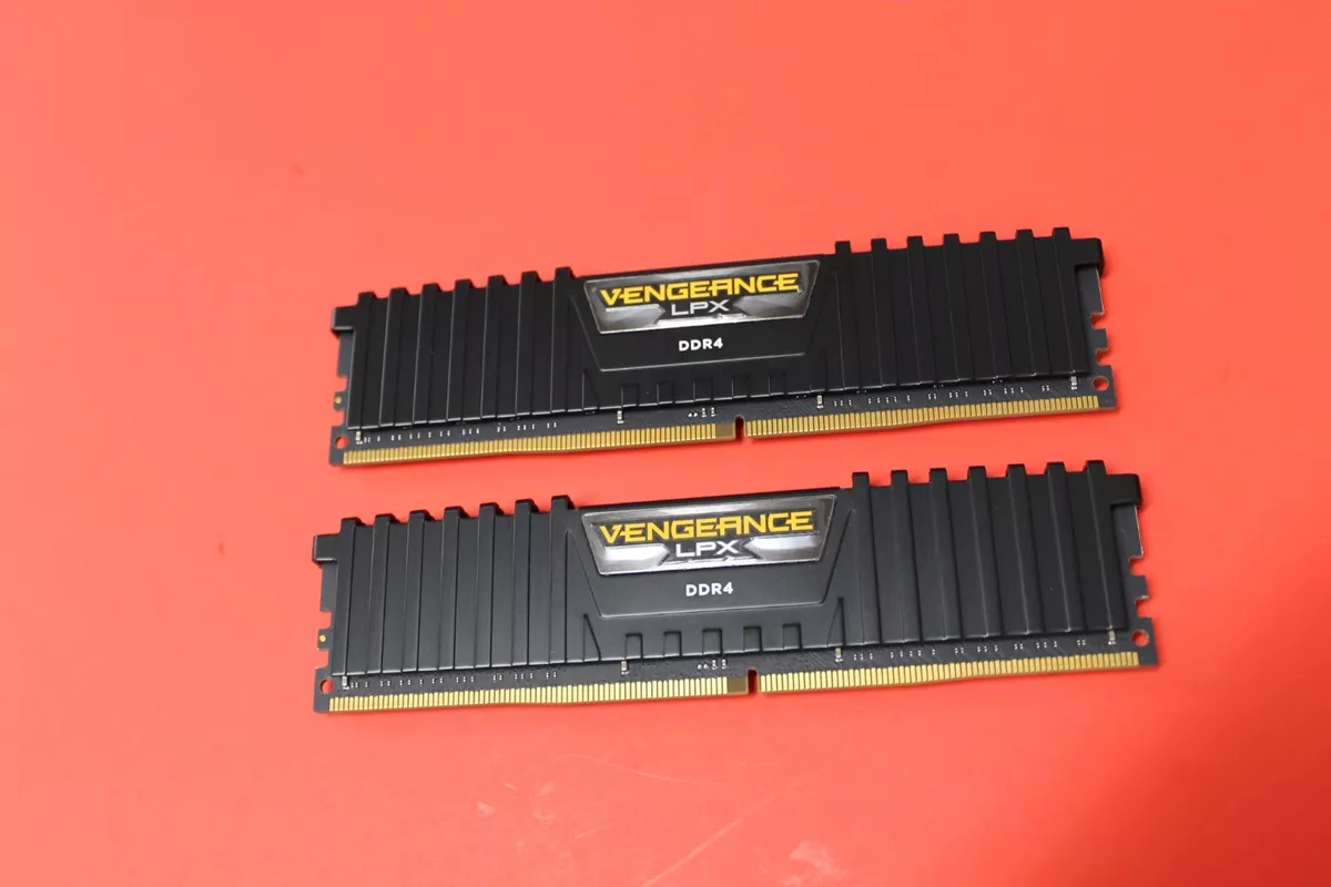 CORSAIR Vengeance LPX 16GB (2 x 8GB) 288-Pin PC RAM DDR4 3200 (PC4 25600)  Desktop Memory Model CMK16GX4M2B3200C16