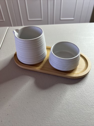 Nespresso Cream and Sugar Serving set Stoneware With tray - Picture 2 of 5