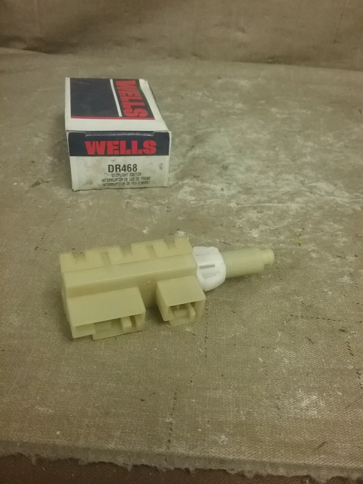 New Wells Stop/Brake Light Switch DR468 - Image 2 of 3