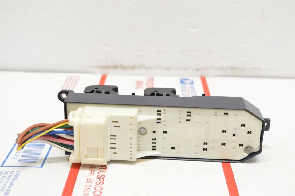 08-15 Toyota Corolla xB Interruptor Maestro Ventana Eléctrica Puerta Ventana Botón MM4#012 Foto 2 de 3