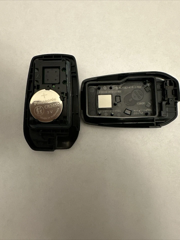 New OEM 2024 Toyota Grand Highlander Smart Key 8990h-0e330- HYQ14FBX - Image 4 of 4