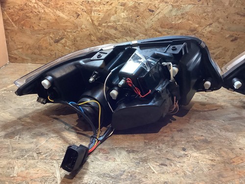 Faro Tuning-Tec CCFL Angel Eyes para BMW Serie 3 E90/E91 05-08 negro - Imagen 2 de 3