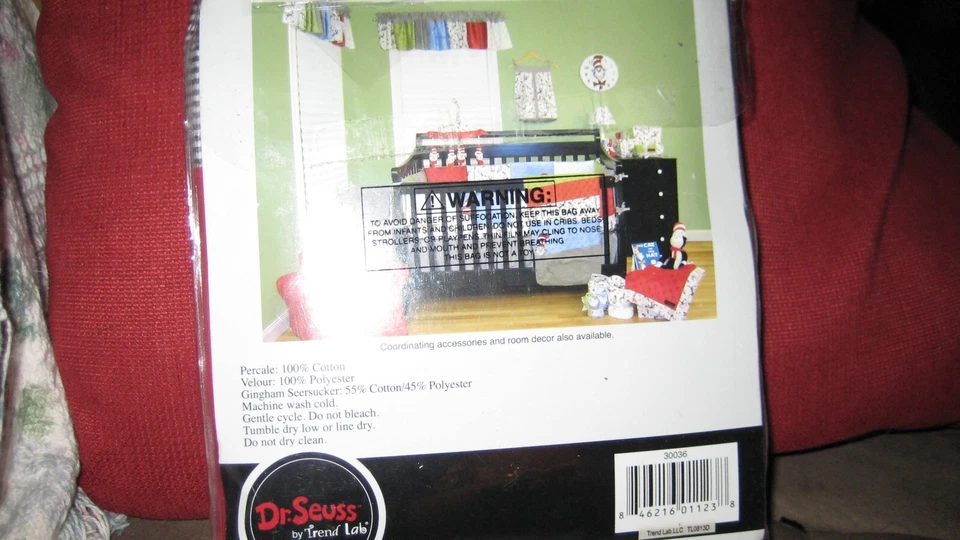 Cenefa de ventana Dr.Seuss Cat in the Hat 82w x 15h Foto 3 de 3